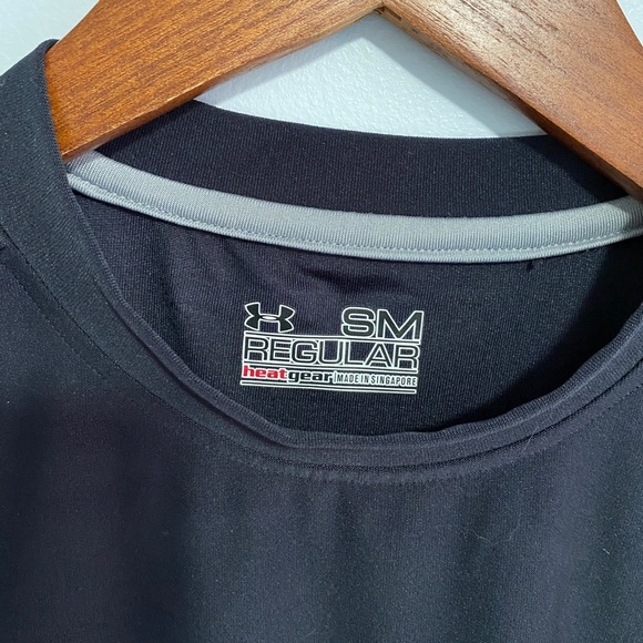 Under  Armour sleeveless shirt - Picture 4 of 5